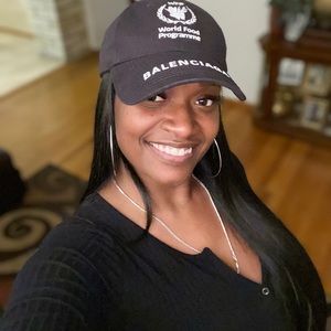 Meet your Posher, Demetra